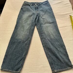 Old Navy Relaxed Fit Women’s Jeans in Blue